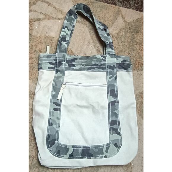 Canvas Green/ Green Camo Accent Multi-pocket Lined Cotton Tote Bag - Picture 1 of 8